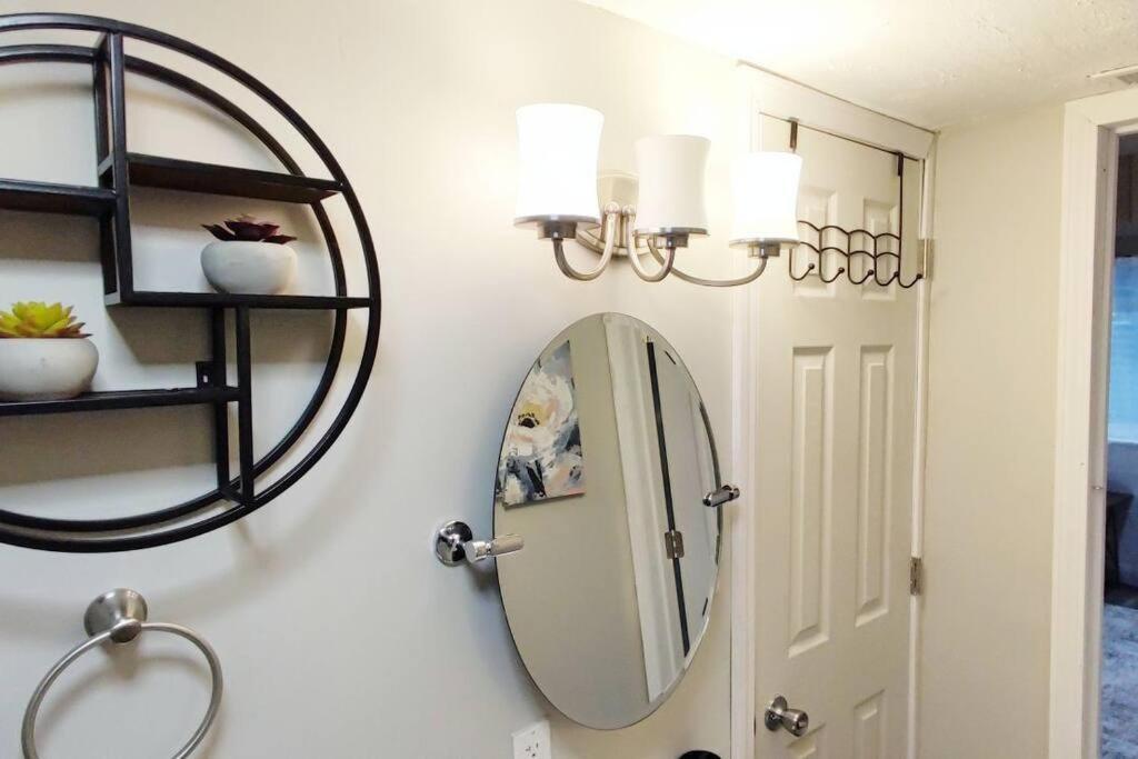 Spacious Suite Close To Downtown Indy/ King Bed Indianapolis Esterno foto